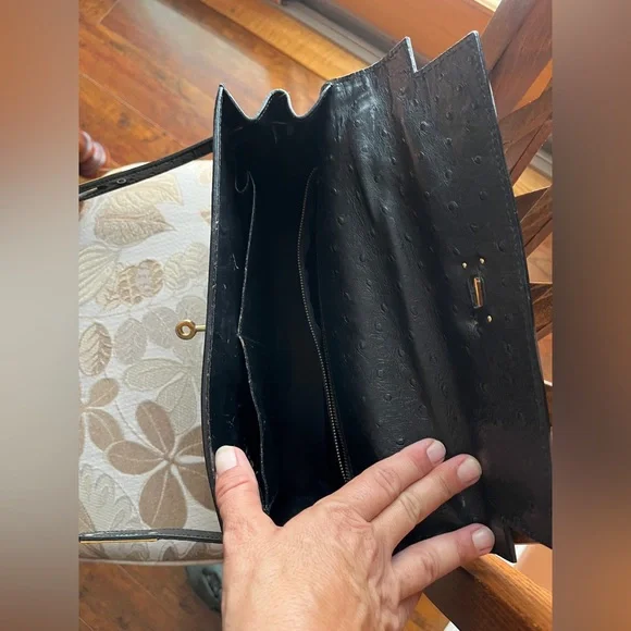 Italian Leather Purse inspired by Breakfast at Tiffany's with detachable strap. - Picture 5 of 8